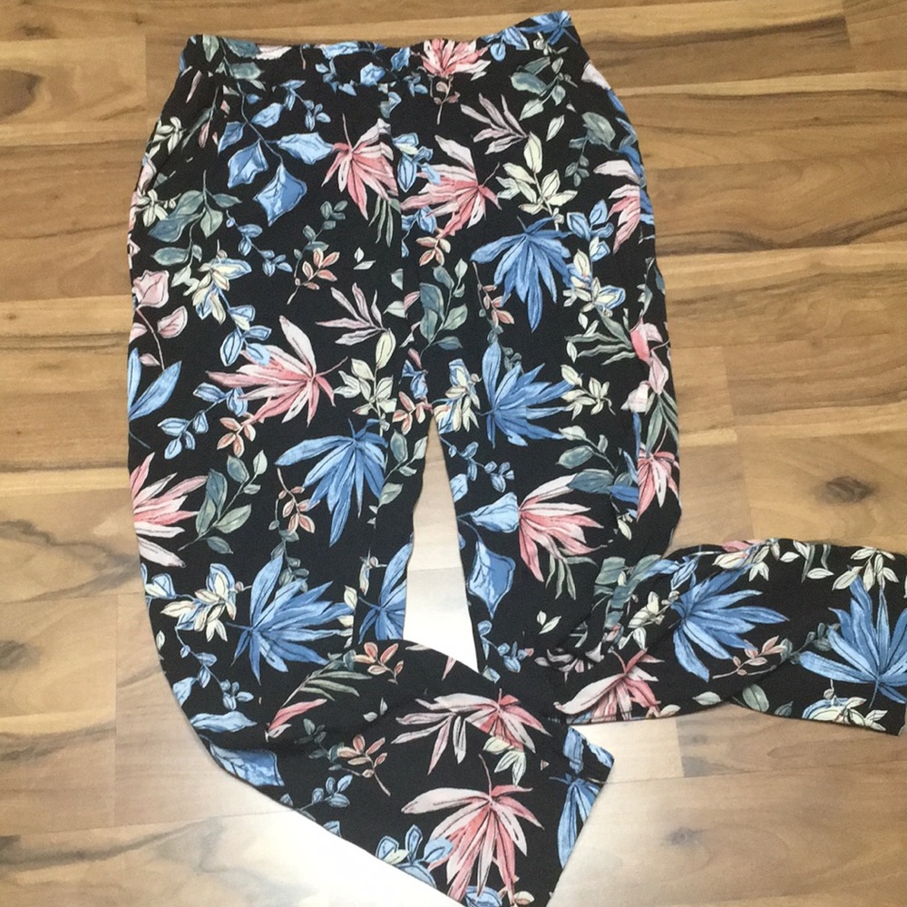 NWT - Newport Joggers Large